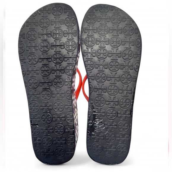 Tory Burch Thandie Wedge Flip-Flops, brand's geometric logo print. Size 9.5 - Picture 9 of 9